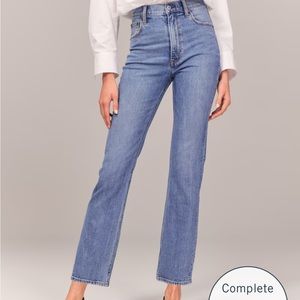 Abercrombie & Fitch Ultra High Rise Ankle Straight Jean Medium Wash